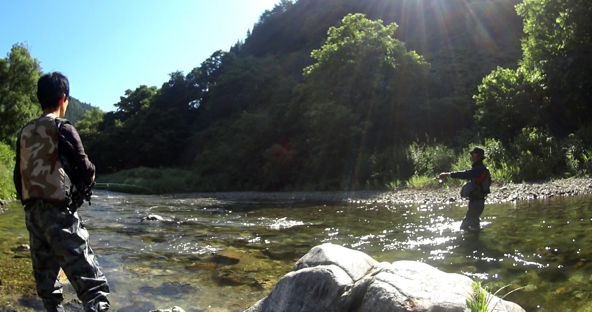 水野浩聡プロと短い夏休み：渓流のトラウト釣り